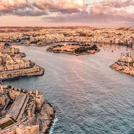 Sea View Penthouse In Tas-Sliema Appartamento Esterno foto