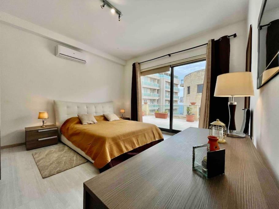 Sea View Penthouse In Tas-Sliema Appartamento Esterno foto